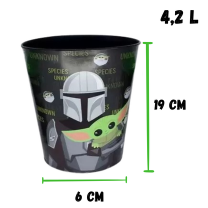 Kit Almofada Porta Pipoca Balde e Copos Mandalorian e Almofada Baby Yoda Star Wars