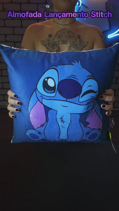 Almofada Aveludada Stitch Floral Cute